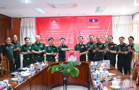 Corps 15 extends greetings on Bunpimay Festival to Lao people